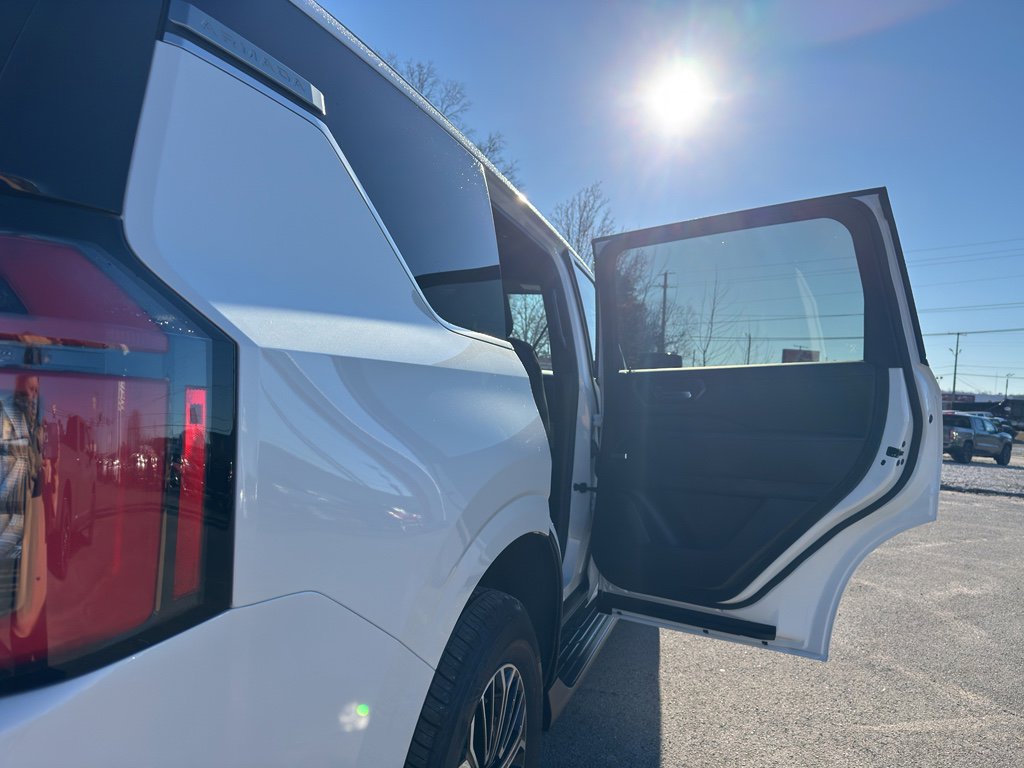 New 2026 Nissan Armada SL w/ Captain's Chari Seat Package image 22