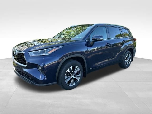 Used 2021 Toyota Highlander XLE