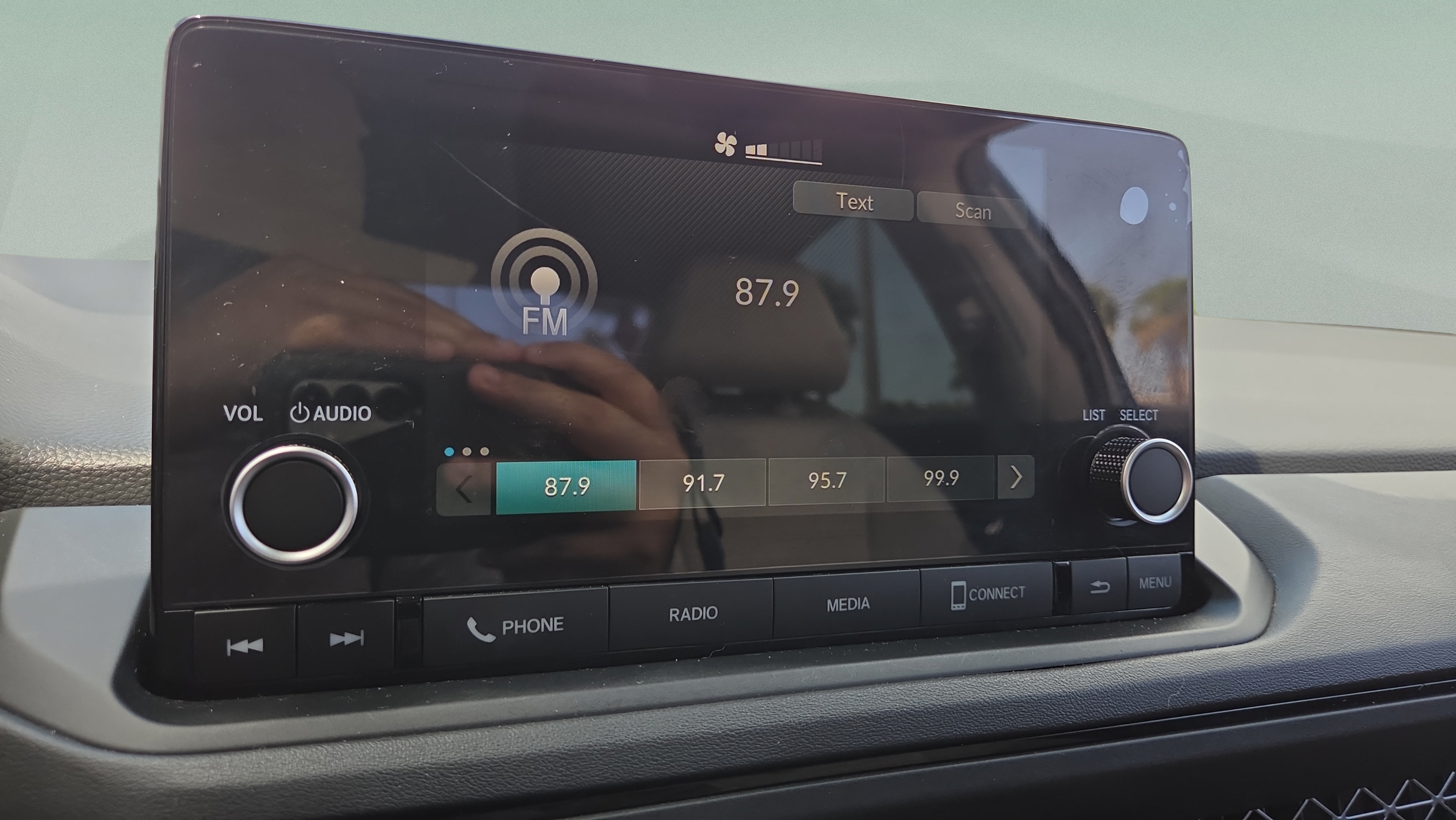Used 2023 Honda Accord EX image 24