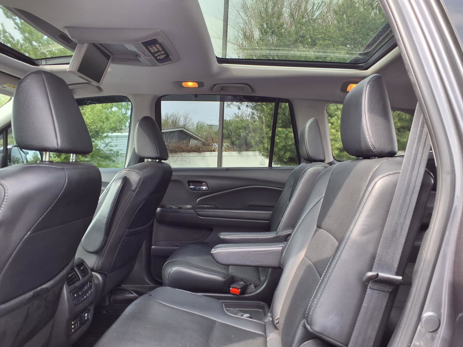 Used 2017 Honda Pilot Elite image 24