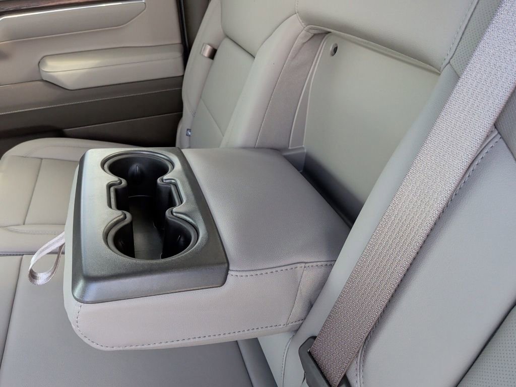 New 2026 GMC Sierra 1500 SLT image 36