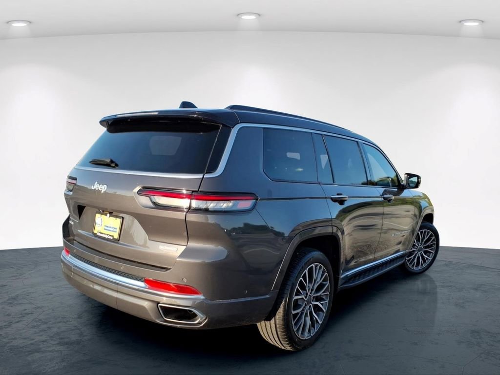 Used 2024 Jeep Grand Cherokee L Summit AWD/4WD image 8