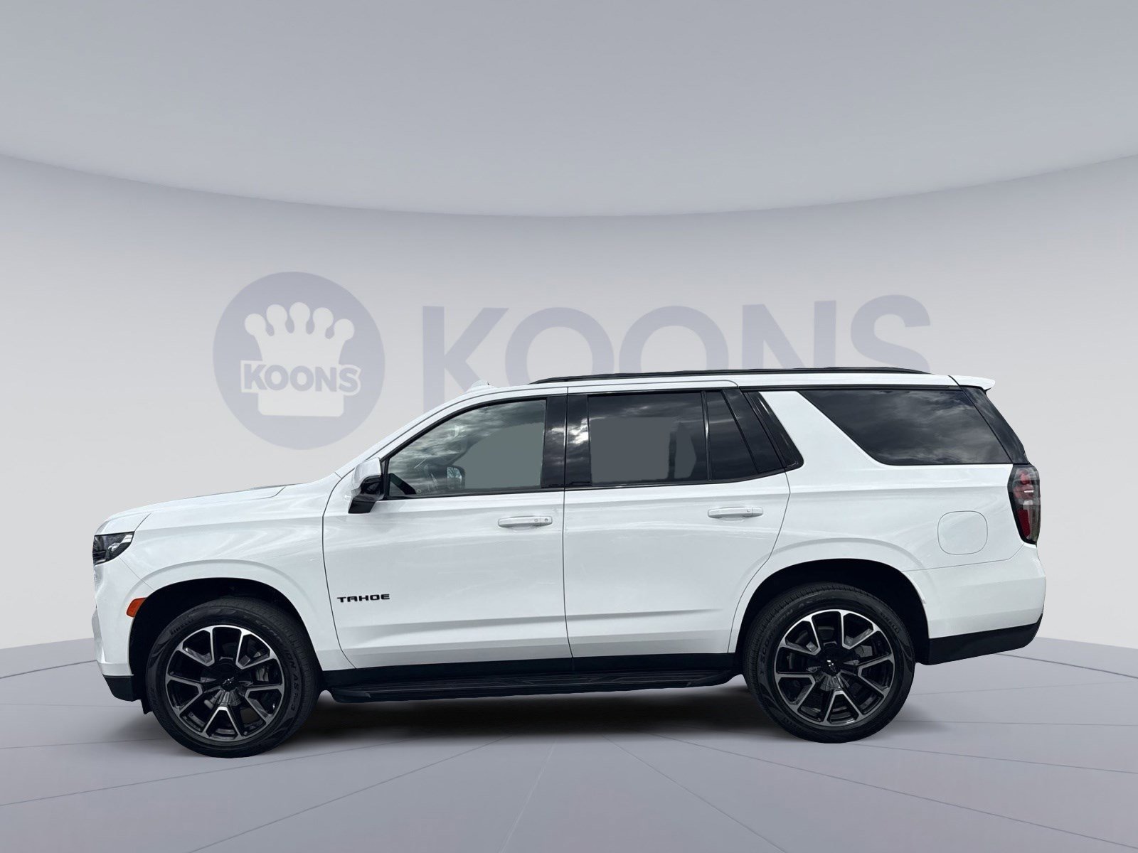 Used 2021 Chevrolet Tahoe RST w/ Luxury Package image 2