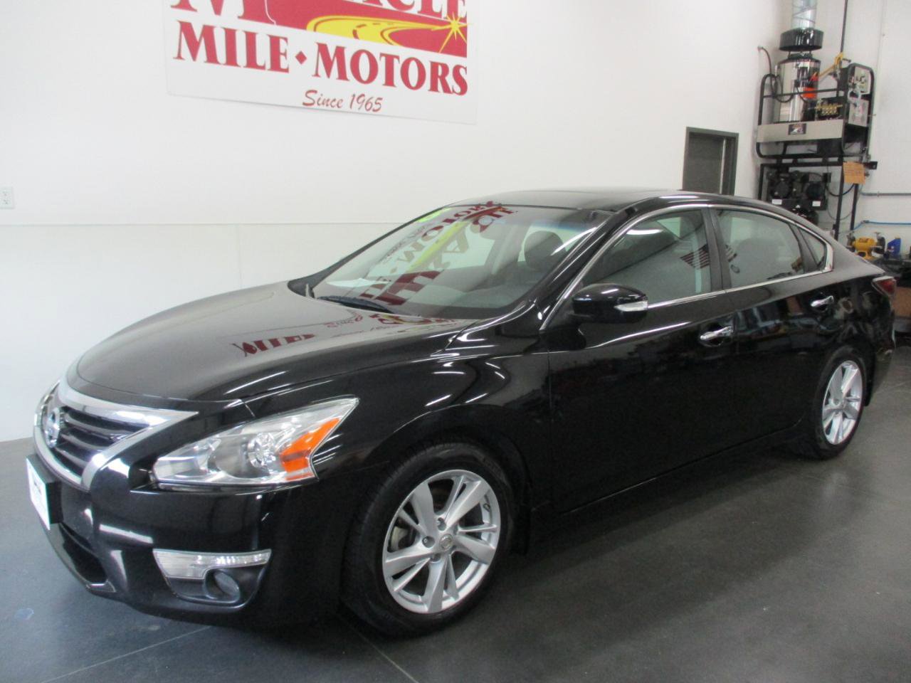 Used 2015 Nissan Altima 2.5 SL w/ Technology Package FWD image 3