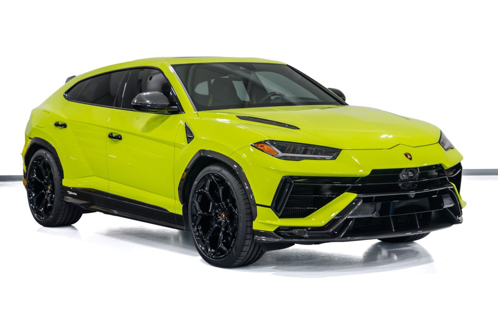 Used 2024 Lamborghini Urus Performante AWD/4WD image 2