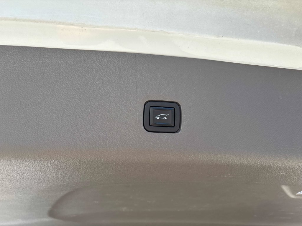 Used 2019 Chevrolet Traverse LT FWD image 25