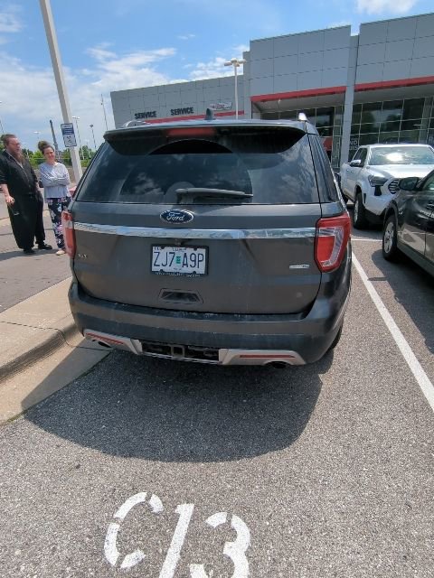 Used 2017 Ford Explorer XLT w/ Class II Trailer Tow Package AWD/4WD image 6