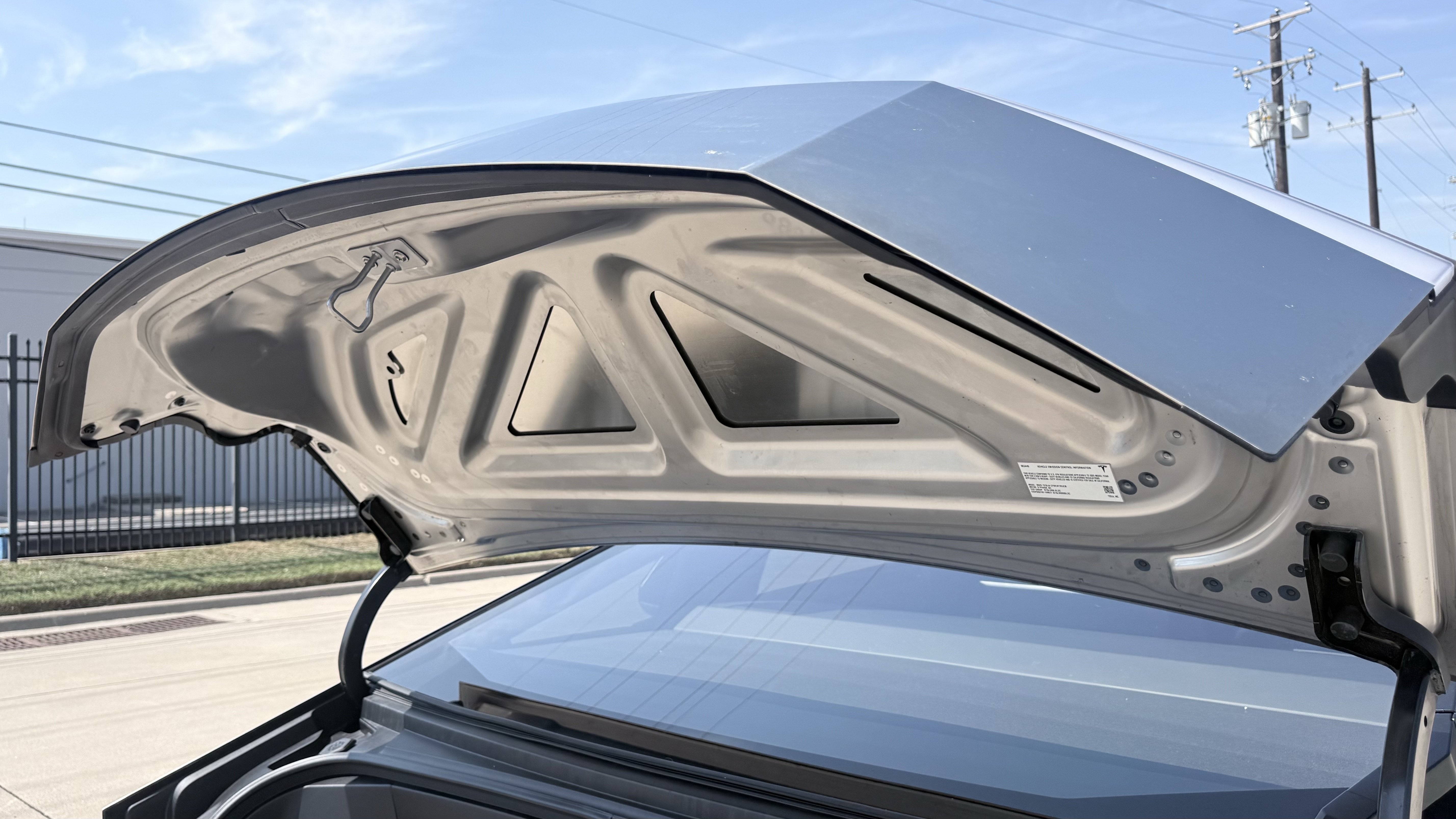 Used 2025 Tesla Cybertruck AWD Crew Cab image 18