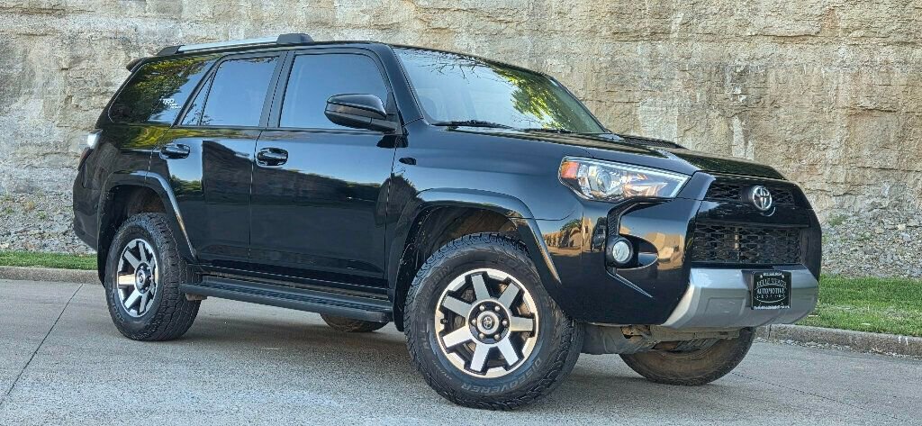 Used 2018 Toyota 4Runner TRD Off-Road AWD/4WD image 9