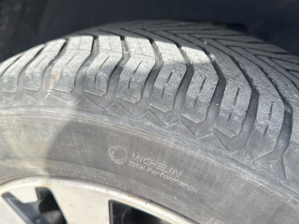 Used 2017 Subaru Outback 3.6R Limited w/ Popular Package #5 image 9