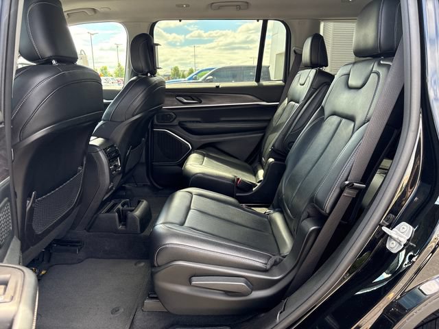 Used 2022 Jeep Grand Cherokee L Limited w/ Luxury Tech Group II AWD/4WD image 11