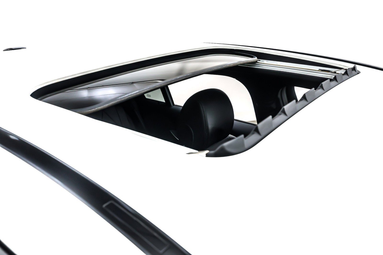 Used 2022 Mercedes-Benz GLC 300 4MATIC Coupe image 23