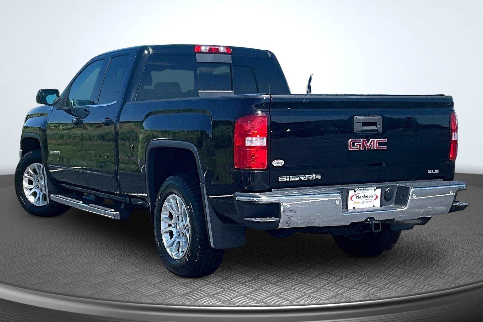 Used 2017 GMC Sierra 1500 SLE w/ SLE Value Package AWD/4WD image 14