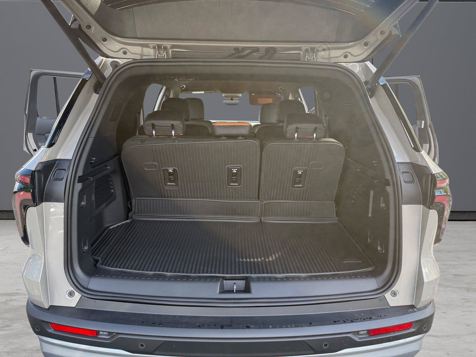 New 2027 Chevrolet Traverse Z71 w/ Enhanced Driving Package AWD/4WD image 19
