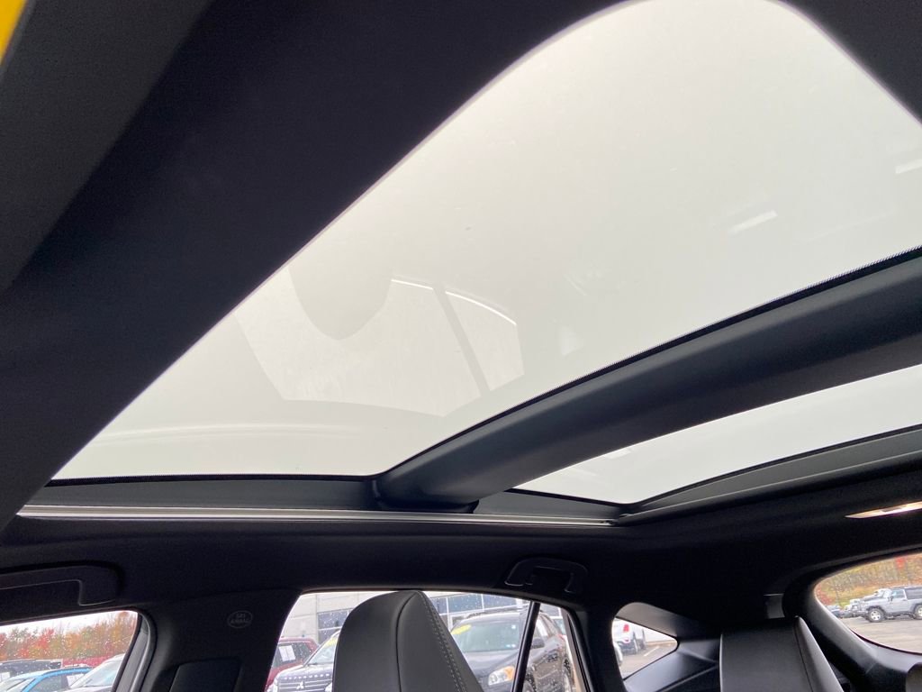 Used 2023 Toyota Venza Nightshade image 32