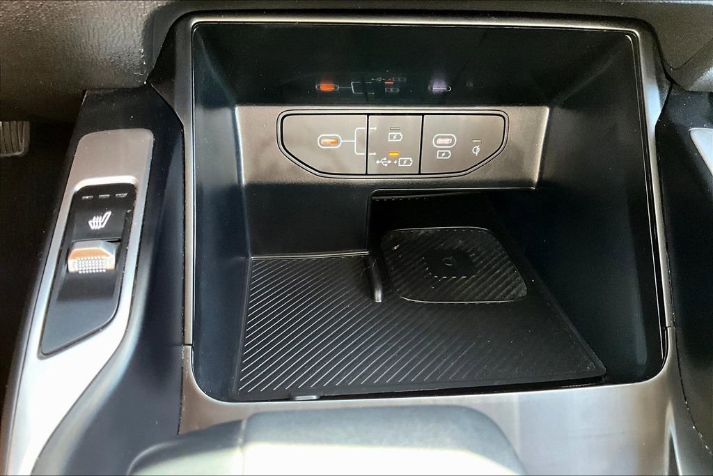 Used 2024 Kia Sorento S image 32