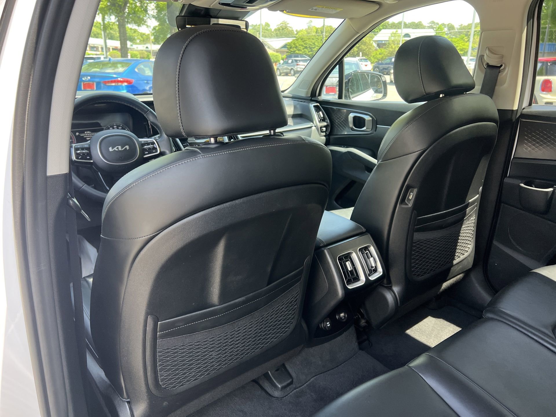 Used 2023 Kia Sorento S w/ Panoramic Sunroof Package FWD image 18
