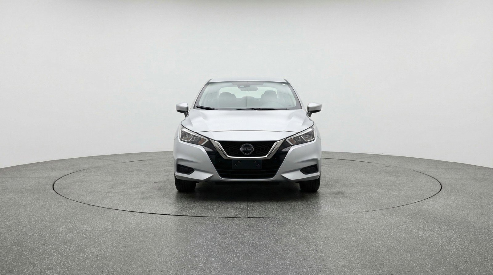 Used 2025 Nissan Versa SV image 2