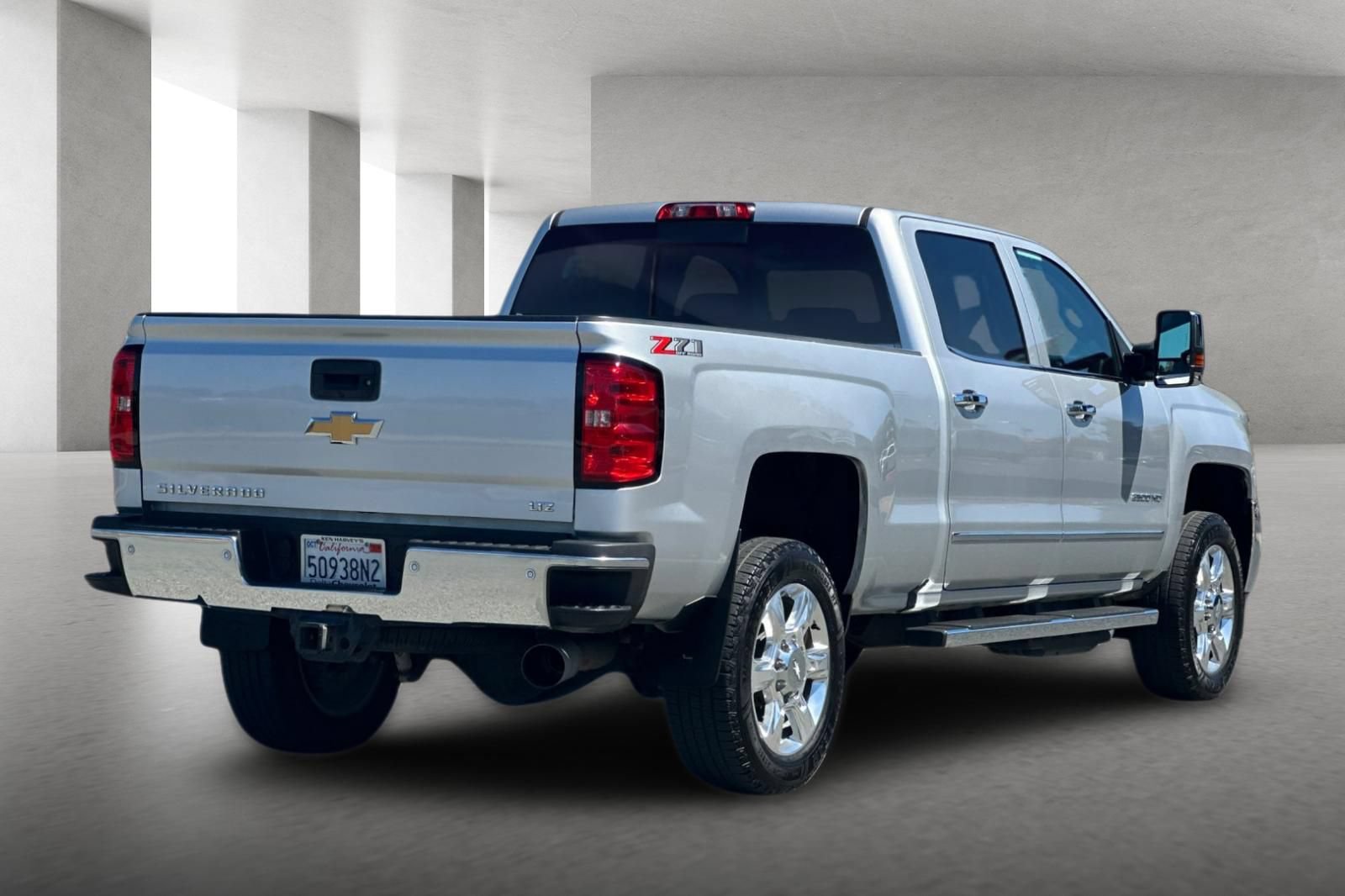 Used 2019 Chevrolet Silverado 2500 LTZ w/ Duramax Plus Package AWD/4WD image 4