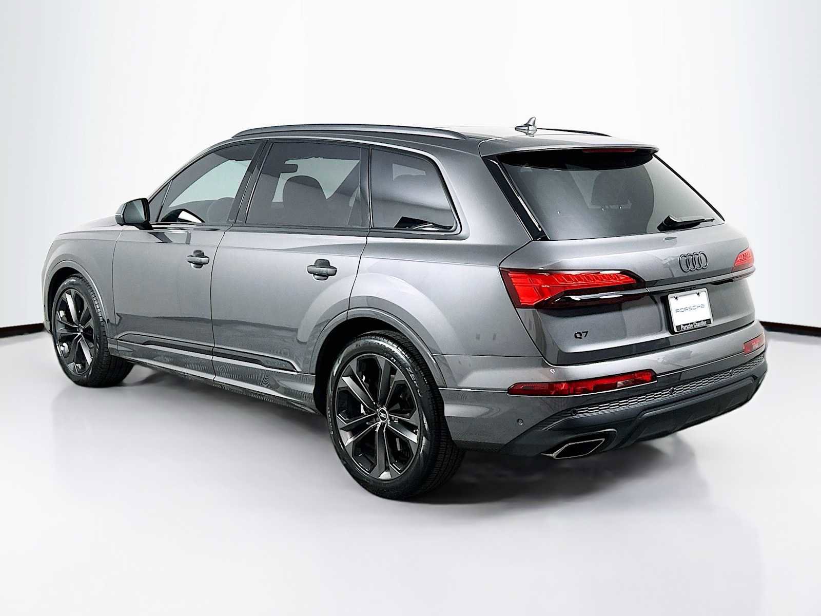 Used 2025 Audi Q7 3.0T Prestige w/ Prestige Package image 3