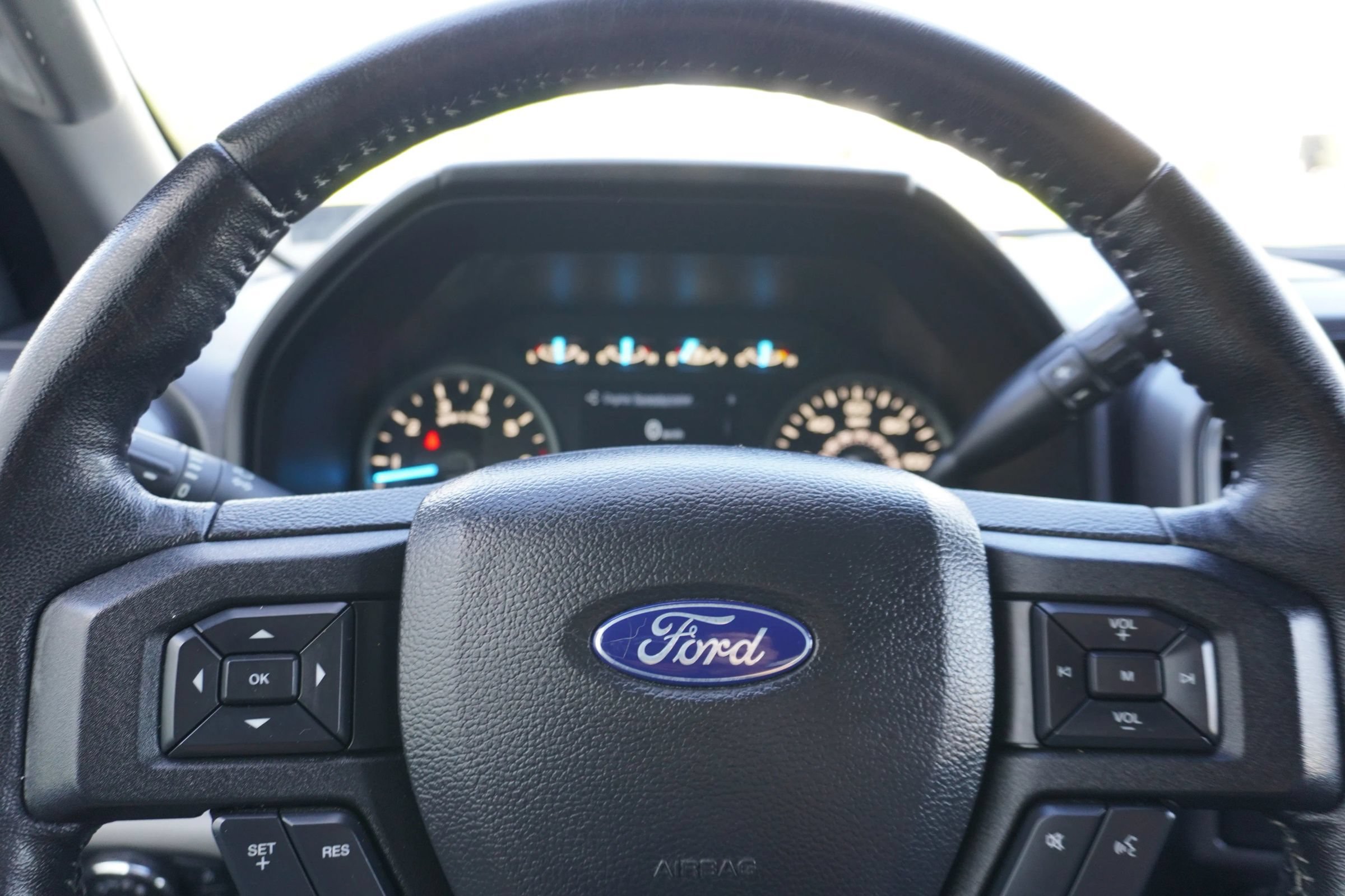 Used 2018 Ford F150 XLT w/ Equipment Group 302A Luxury AWD/4WD image 19