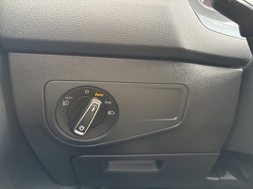 Used 2020 Volkswagen Tiguan SEL image 20