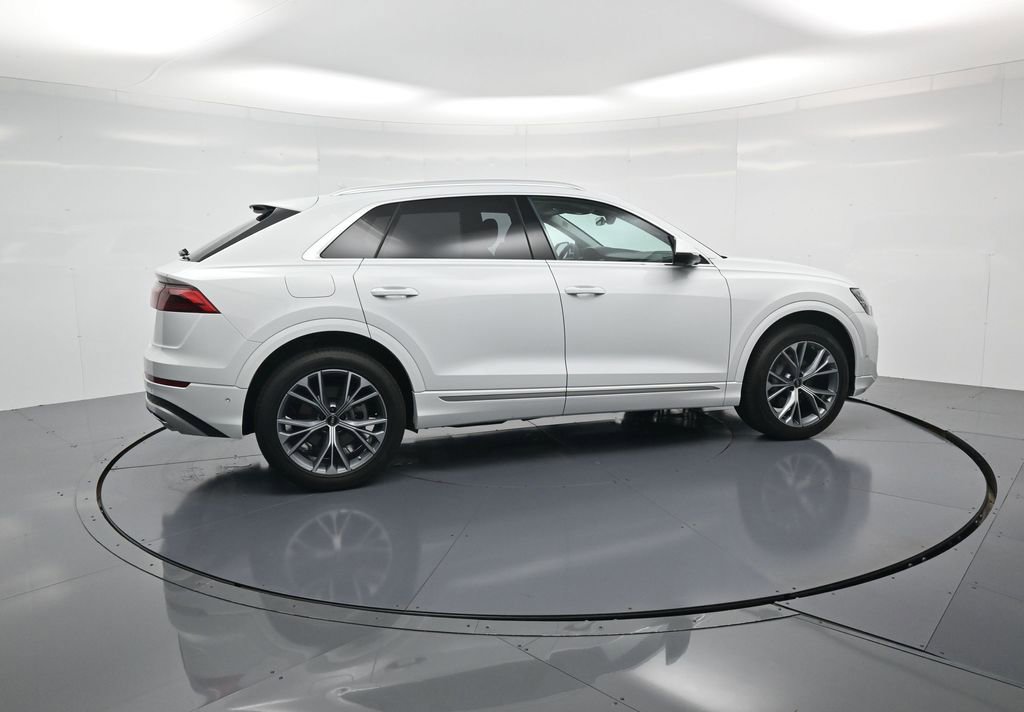 Used 2025 Audi Q8 Premium Plus AWD/4WD image 31
