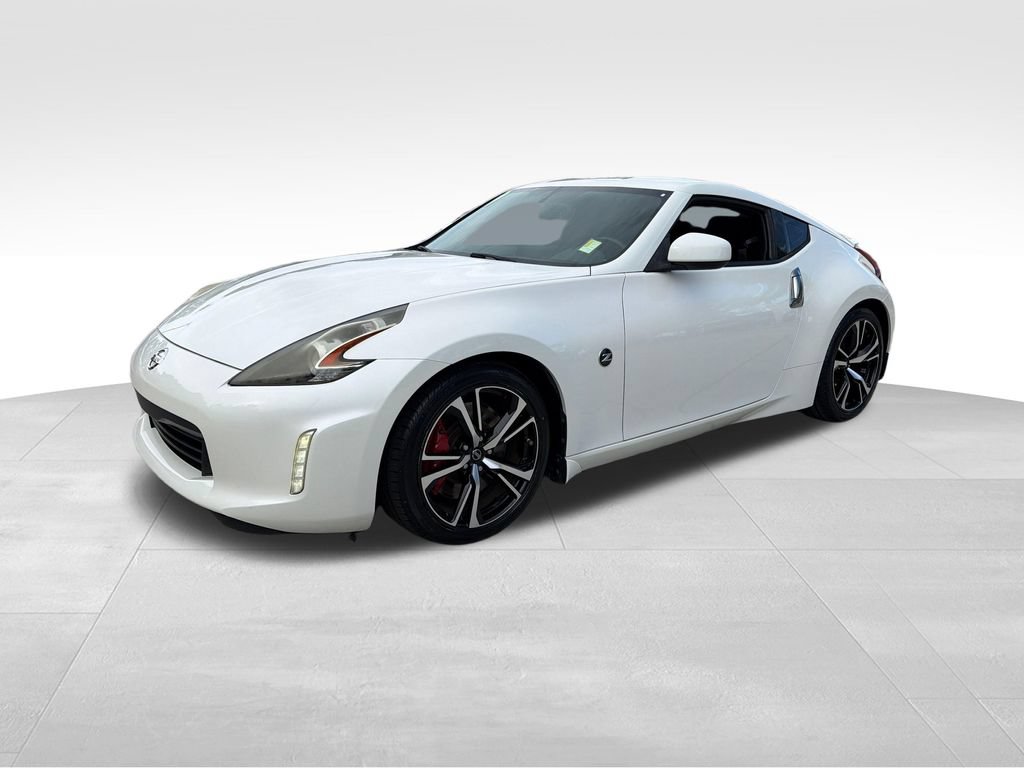 Used 2019 Nissan 370Z Touring Sport RWD image 3