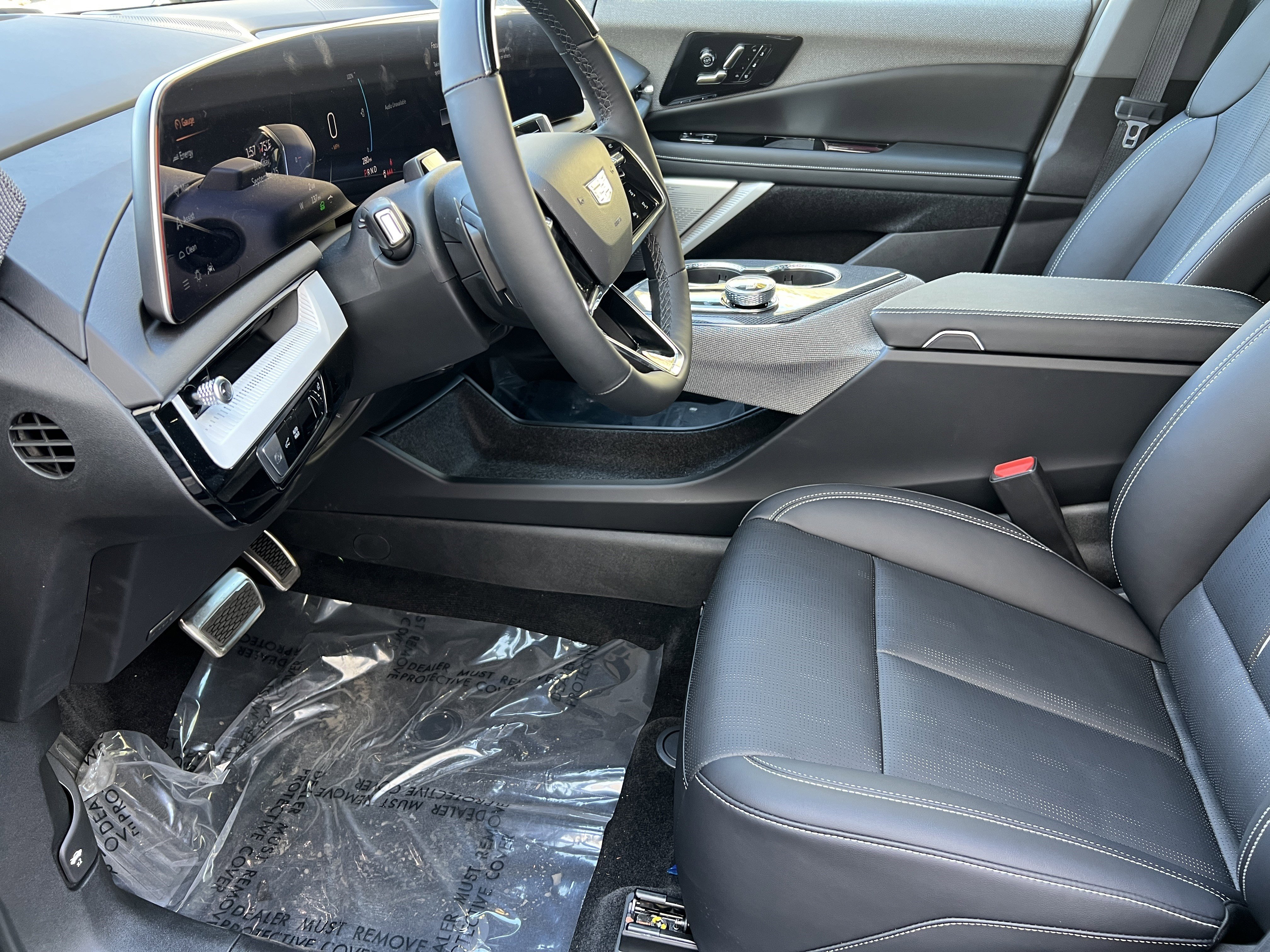 New 2025 Cadillac Optiq Sport 2 image 15