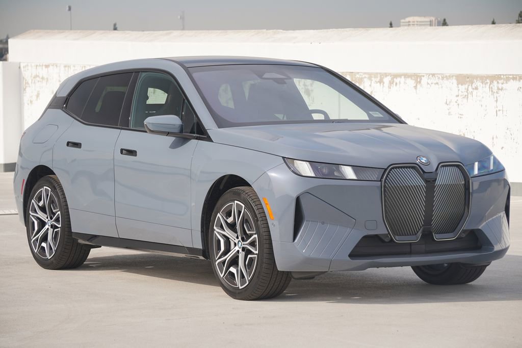 New 2026 BMW iX xDrive45 w/ Premium Package image 3