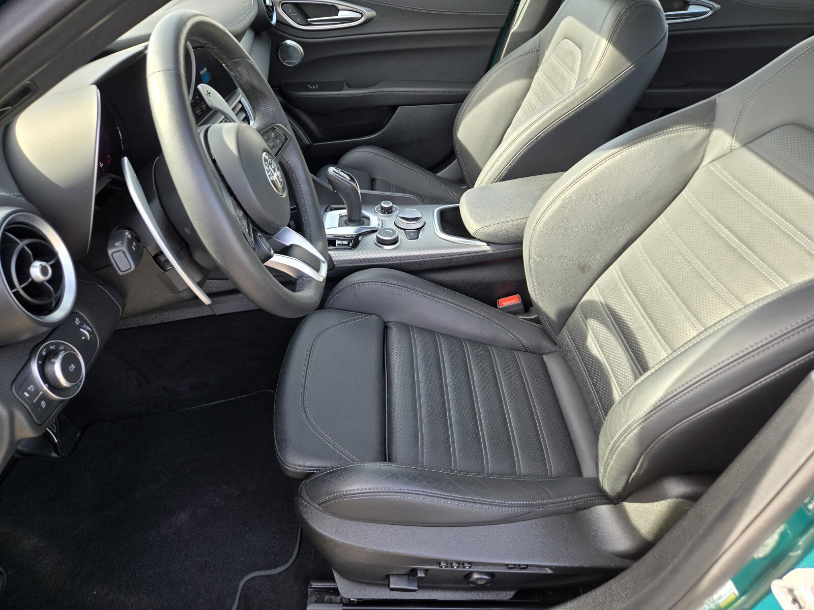 Used 2025 Alfa Romeo Giulia AWD image 10