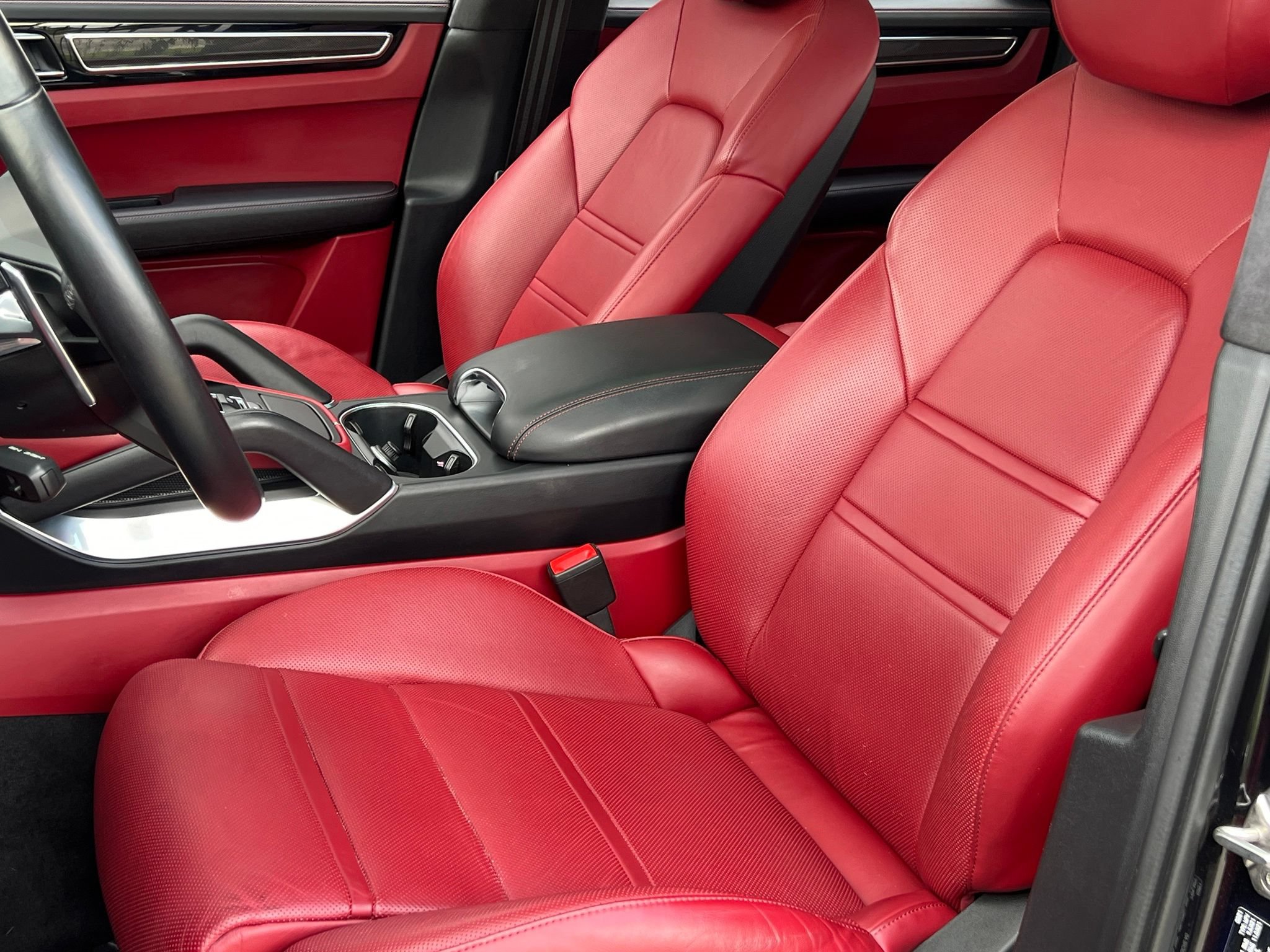 Used 2021 Porsche Cayenne Turbo AWD/4WD image 4