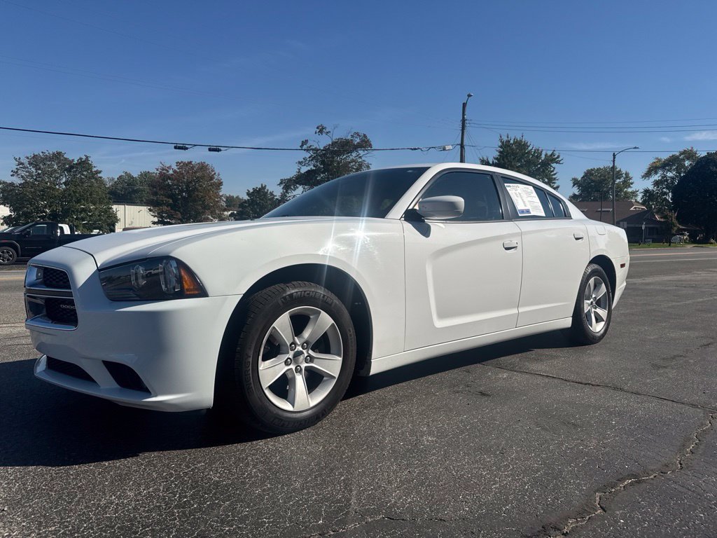 Used 2014 Dodge Charger SXT RWD image 3