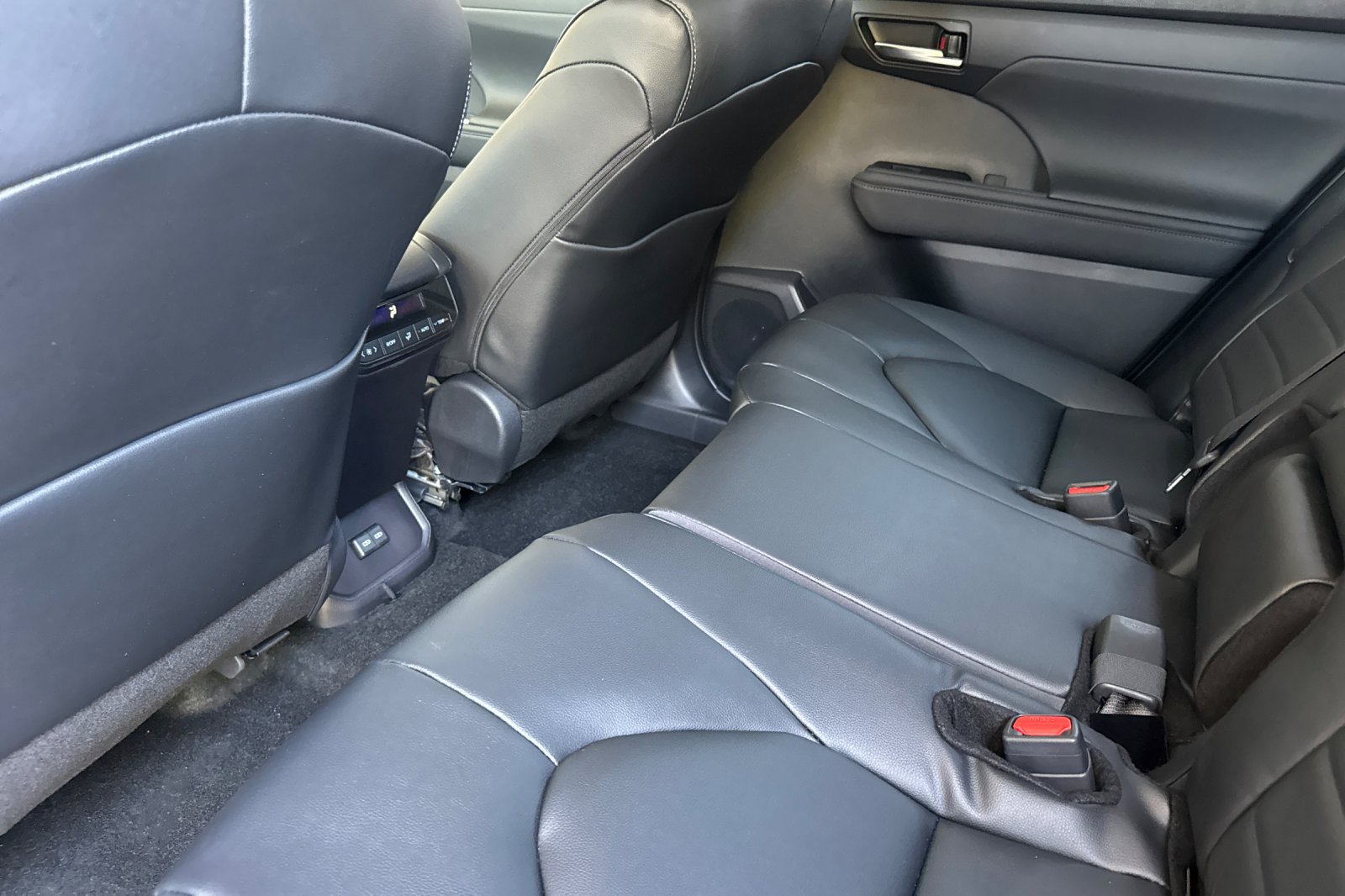New 2026 Toyota Highlander XLE AWD/4WD image 12