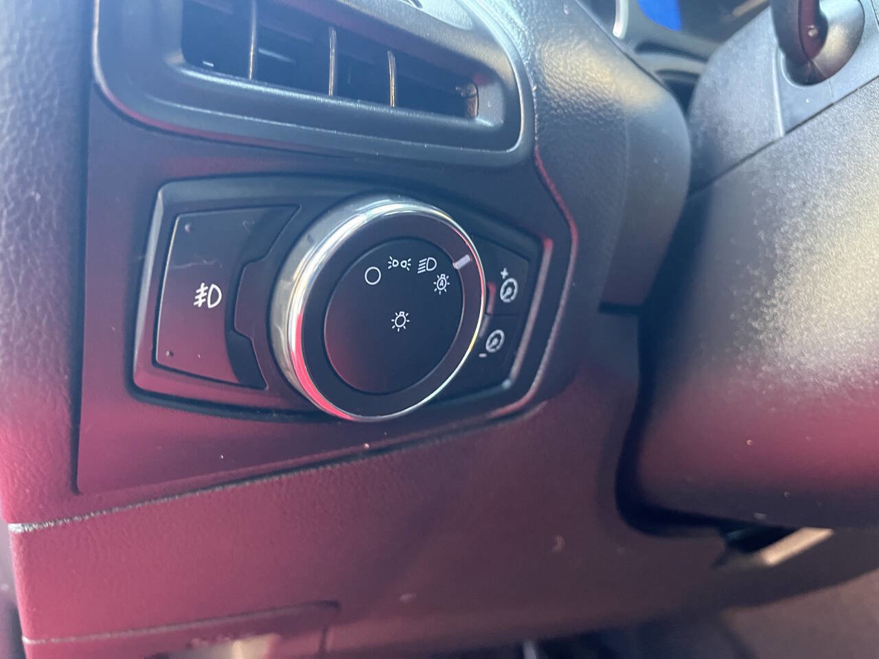 Used 2012 Ford Focus SE image 23