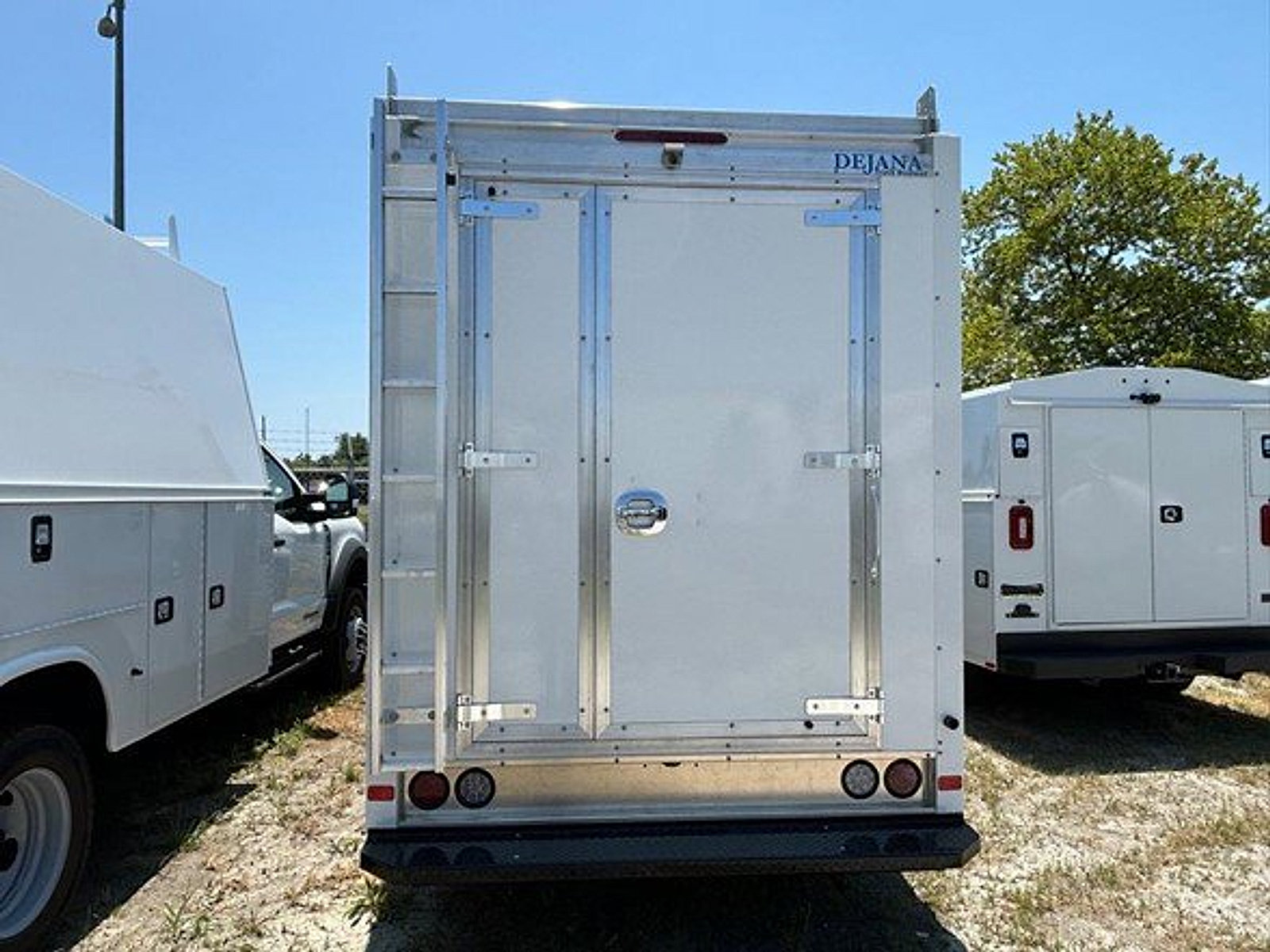 New 2024 Ford E-350 and Econoline 350 Super Duty w/ Power Windows & Locks Group RWD image 4