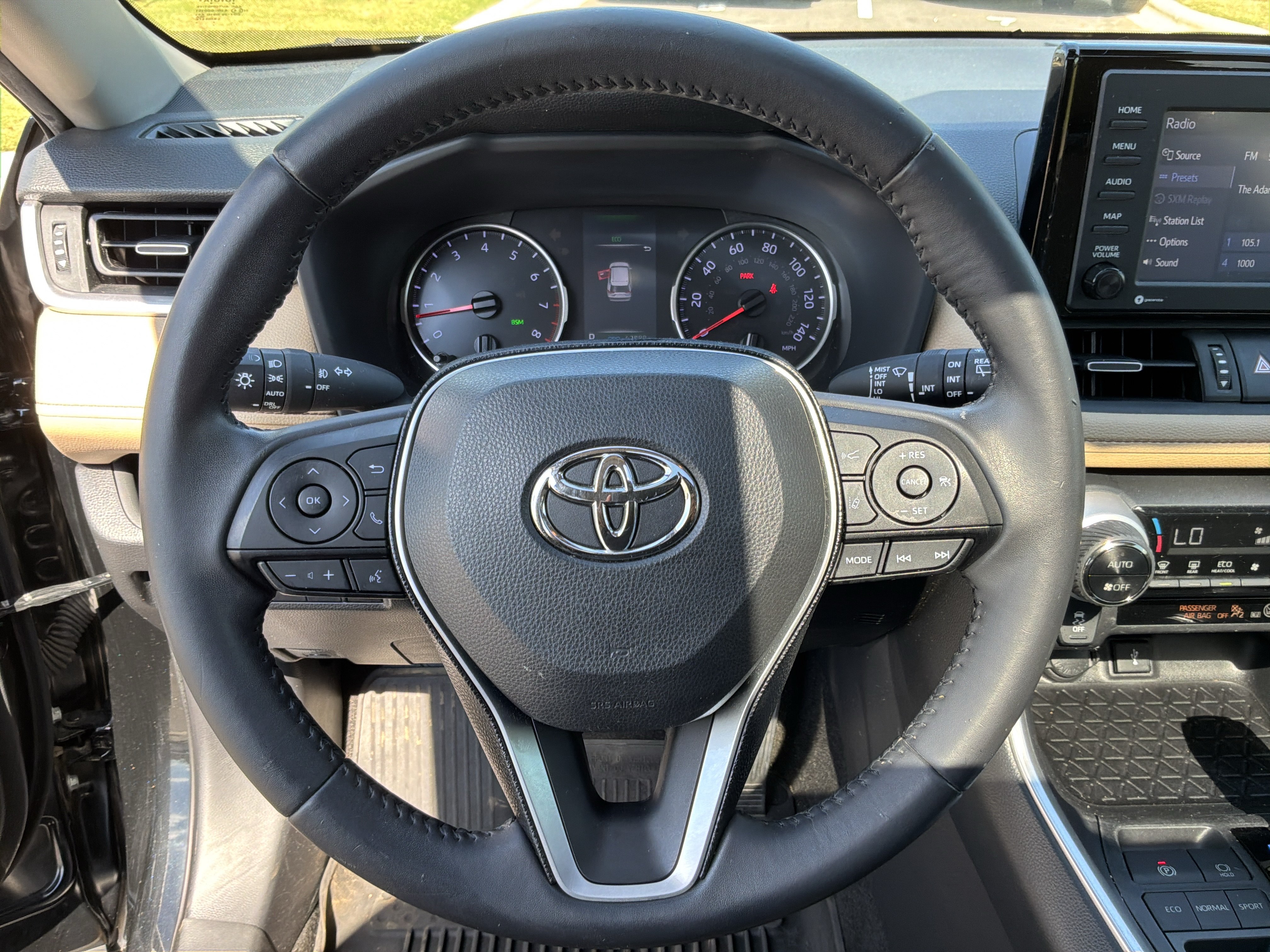 Used 2020 Toyota RAV4 XLE Premium FWD image 18