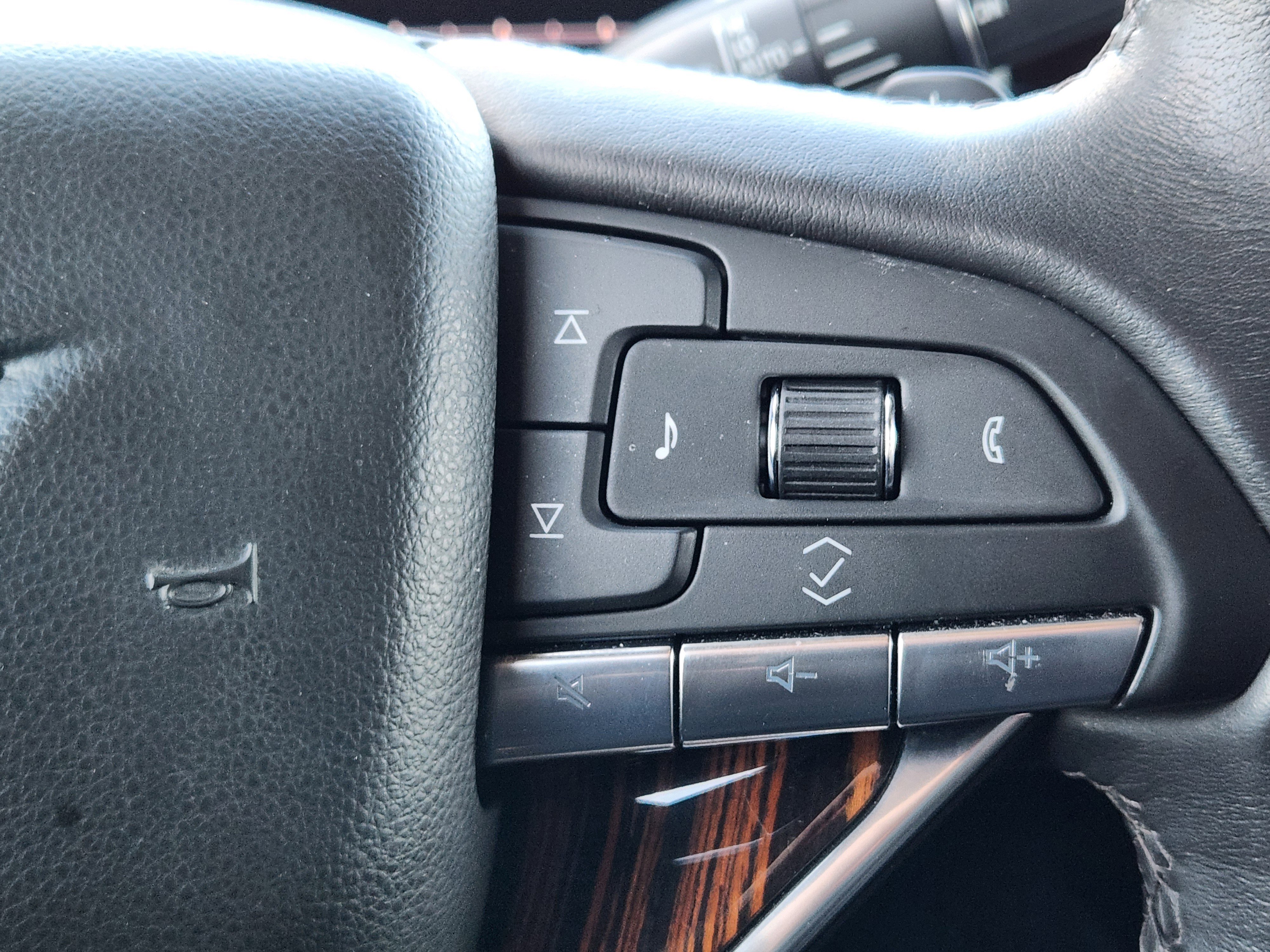 Certified 2021 Cadillac Escalade Luxury image 29