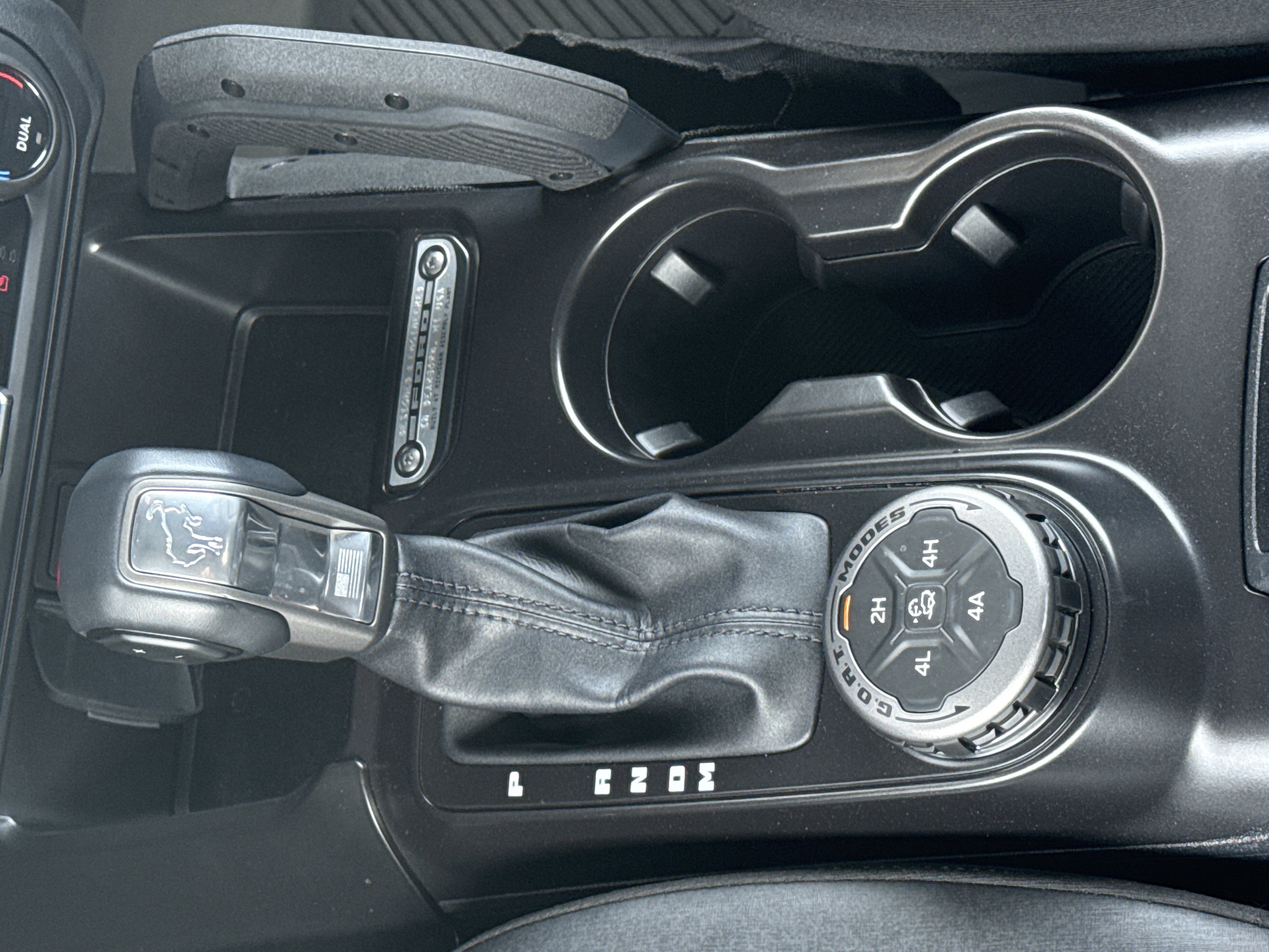 Used 2025 Ford Bronco Badlands image 36