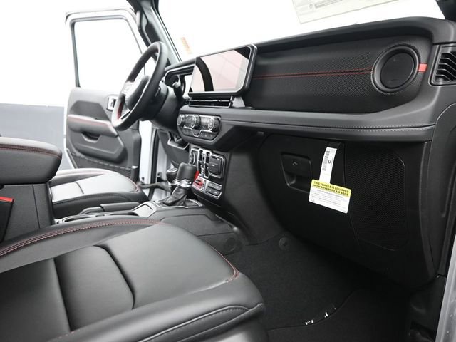 Used 2024 Jeep Wrangler Unlimited Rubicon w/ Capability Package image 23