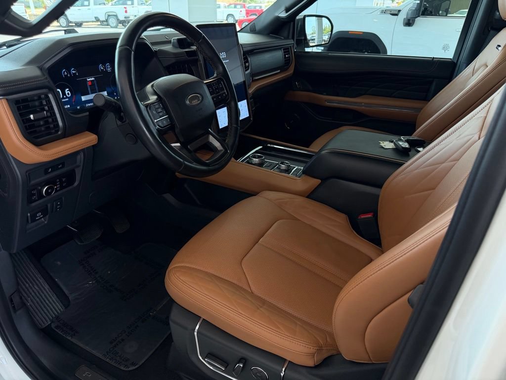 Used 2024 Ford Expedition Platinum AWD/4WD image 11