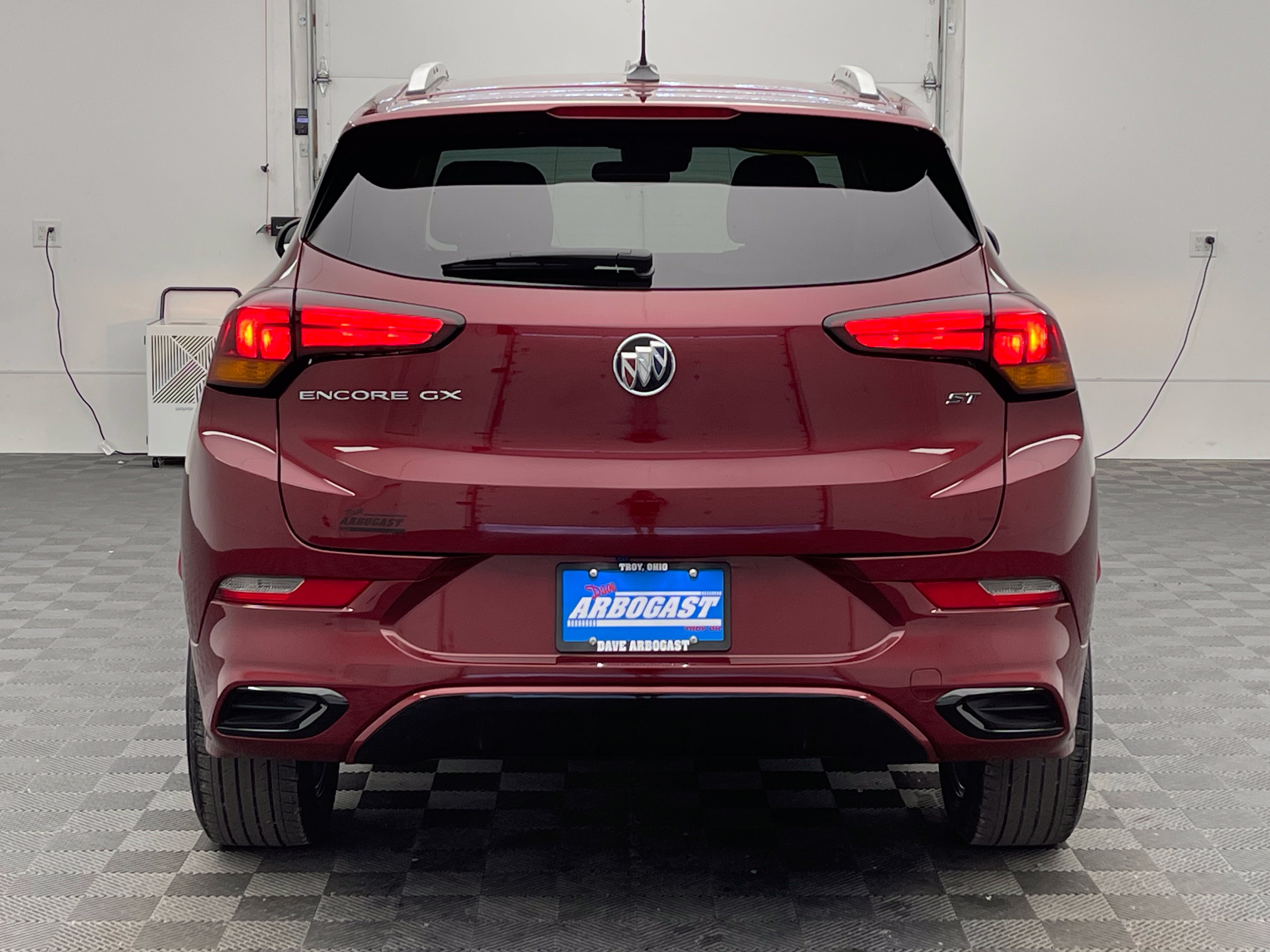 Used 2023 Buick Encore GX Select w/ Sport Touring Package FWD image 8
