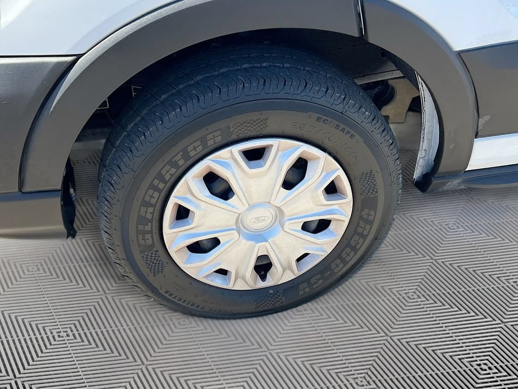 Used 2023 Ford E-Transit Medium Roof RWD image 30