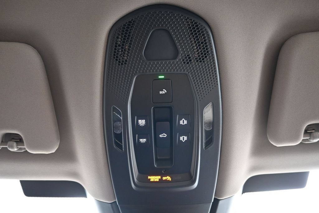 Certified 2024 Porsche Panamera image 29