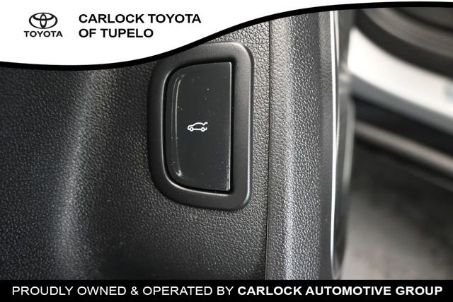 Used 2025 Chevrolet Traverse RS w/ LPO, Cargo Package FWD image 28