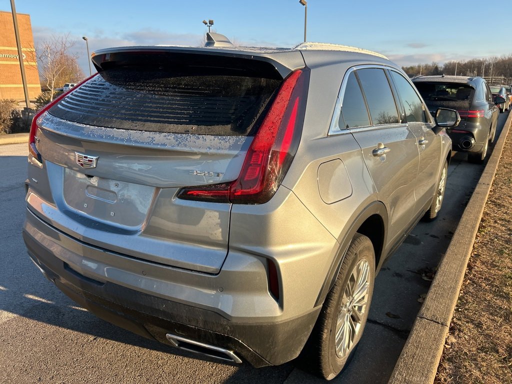 Used 2024 Cadillac XT4 Premium Luxury image 4