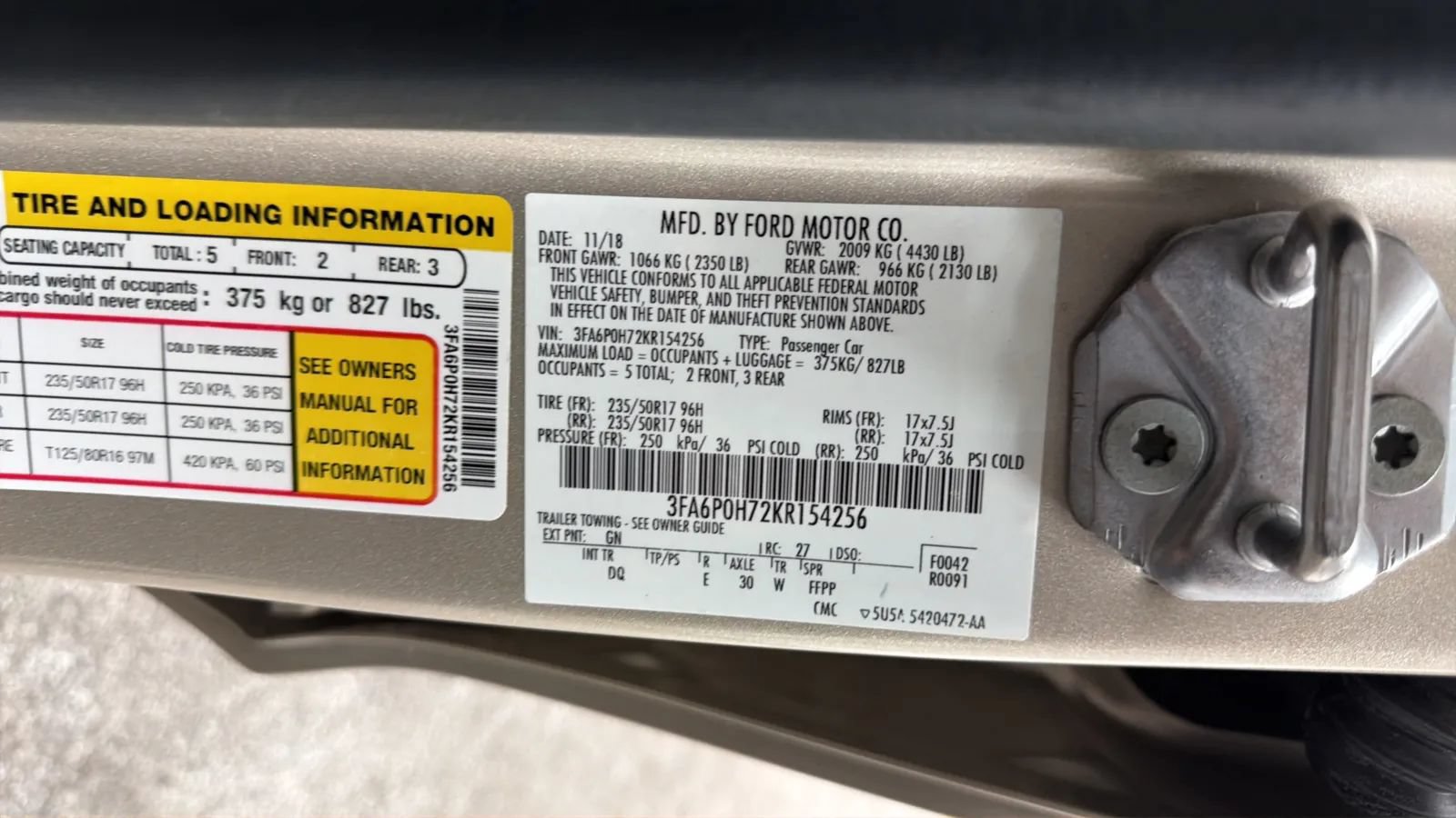 Used 2019 Ford Fusion SE FWD image 25
