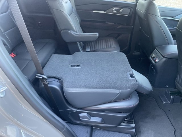 New 2026 Ford Explorer ST-Line w/ ST-Line Street Pack image 62