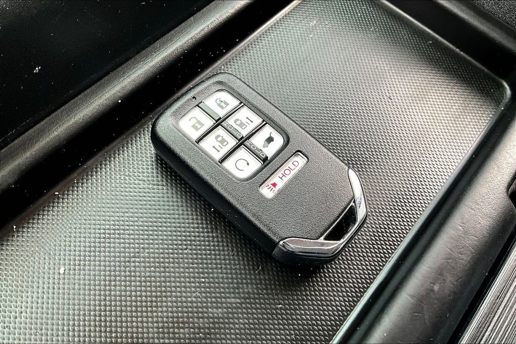 Certified 2024 Honda Odyssey Touring image 36