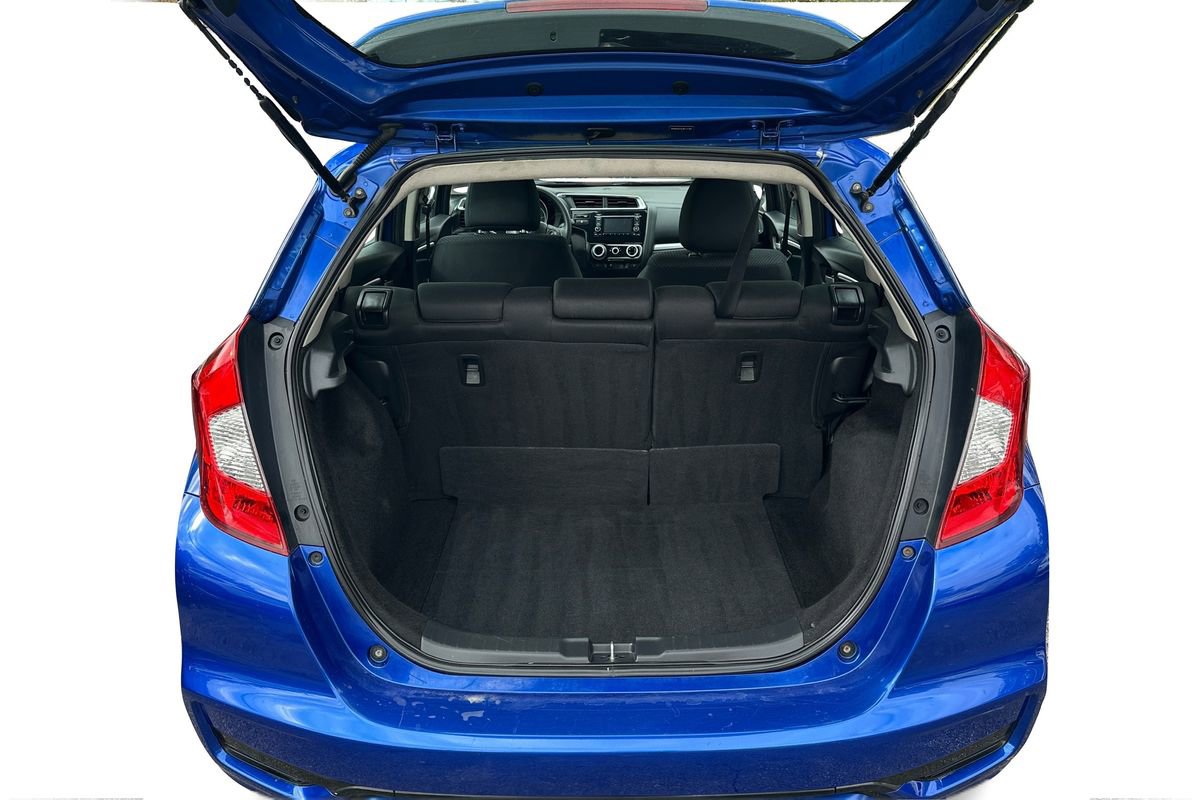 Used 2018 Honda Fit LX image 11